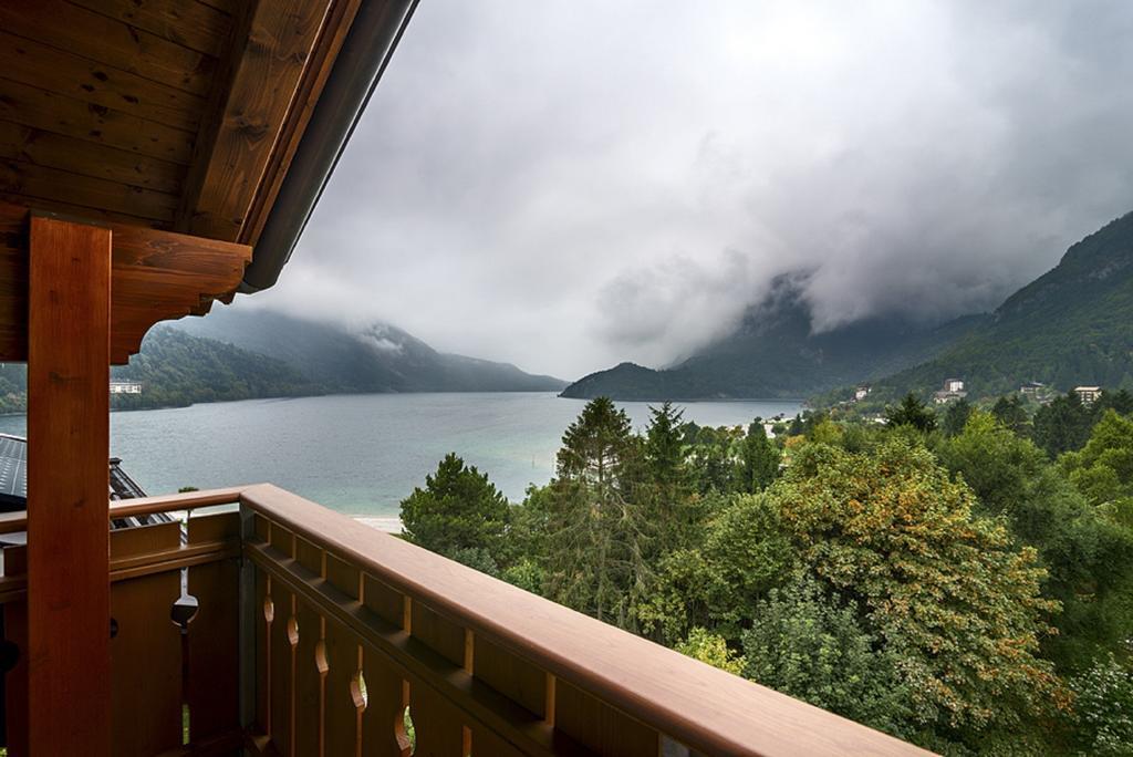 Lake&Nature Hotel Gloria Molveno Ruang foto