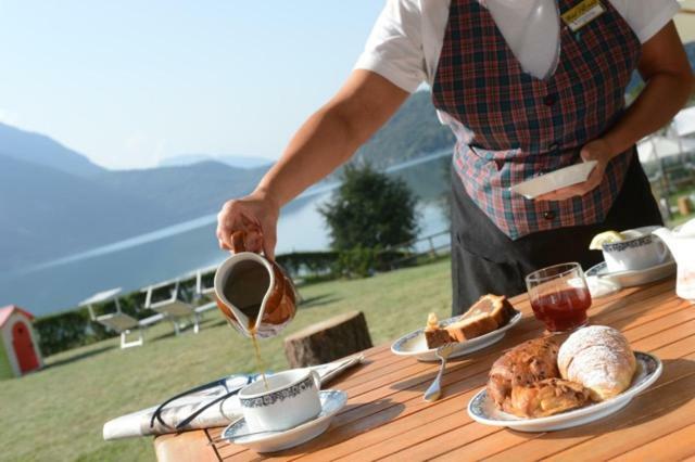 Lake&Nature Hotel Gloria Molveno Bagian luar foto