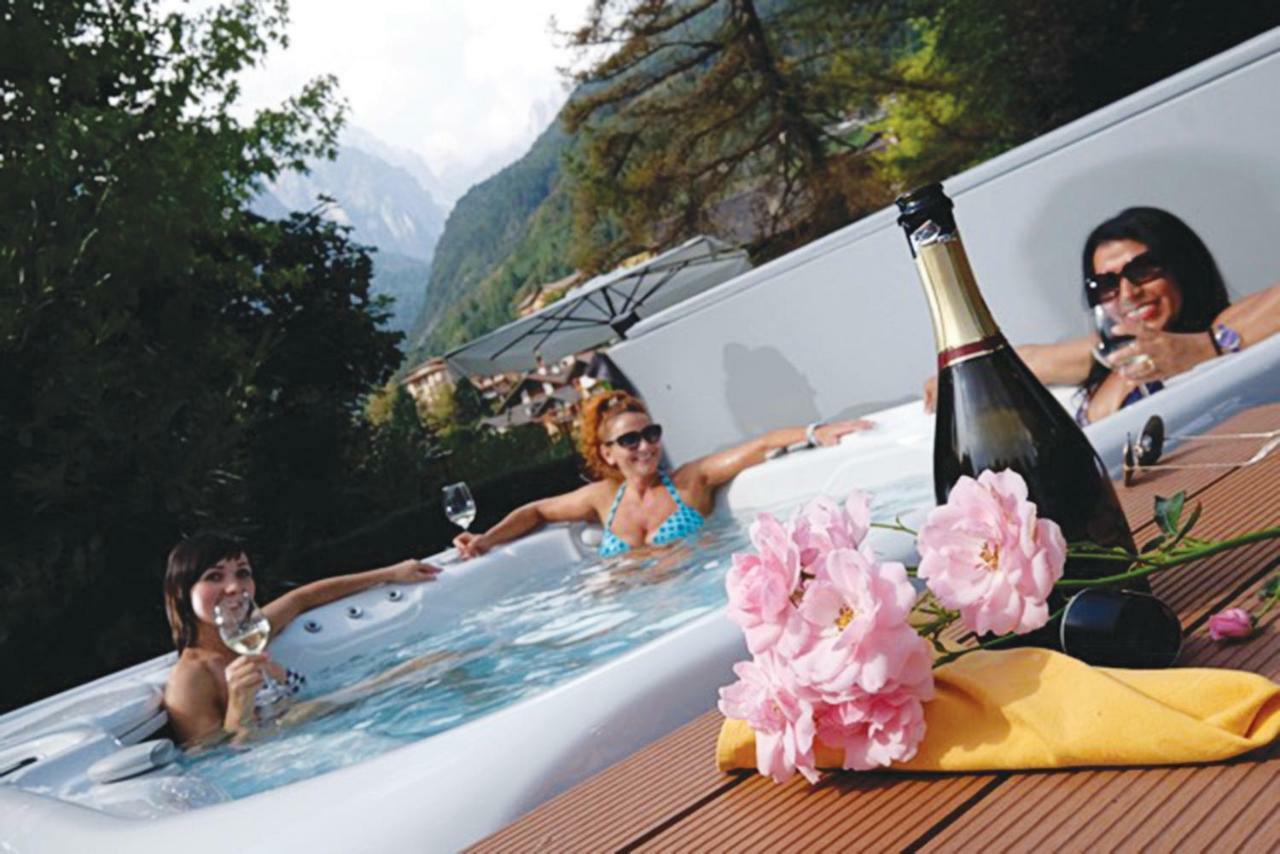 Lake&Nature Hotel Gloria Molveno Bagian luar foto